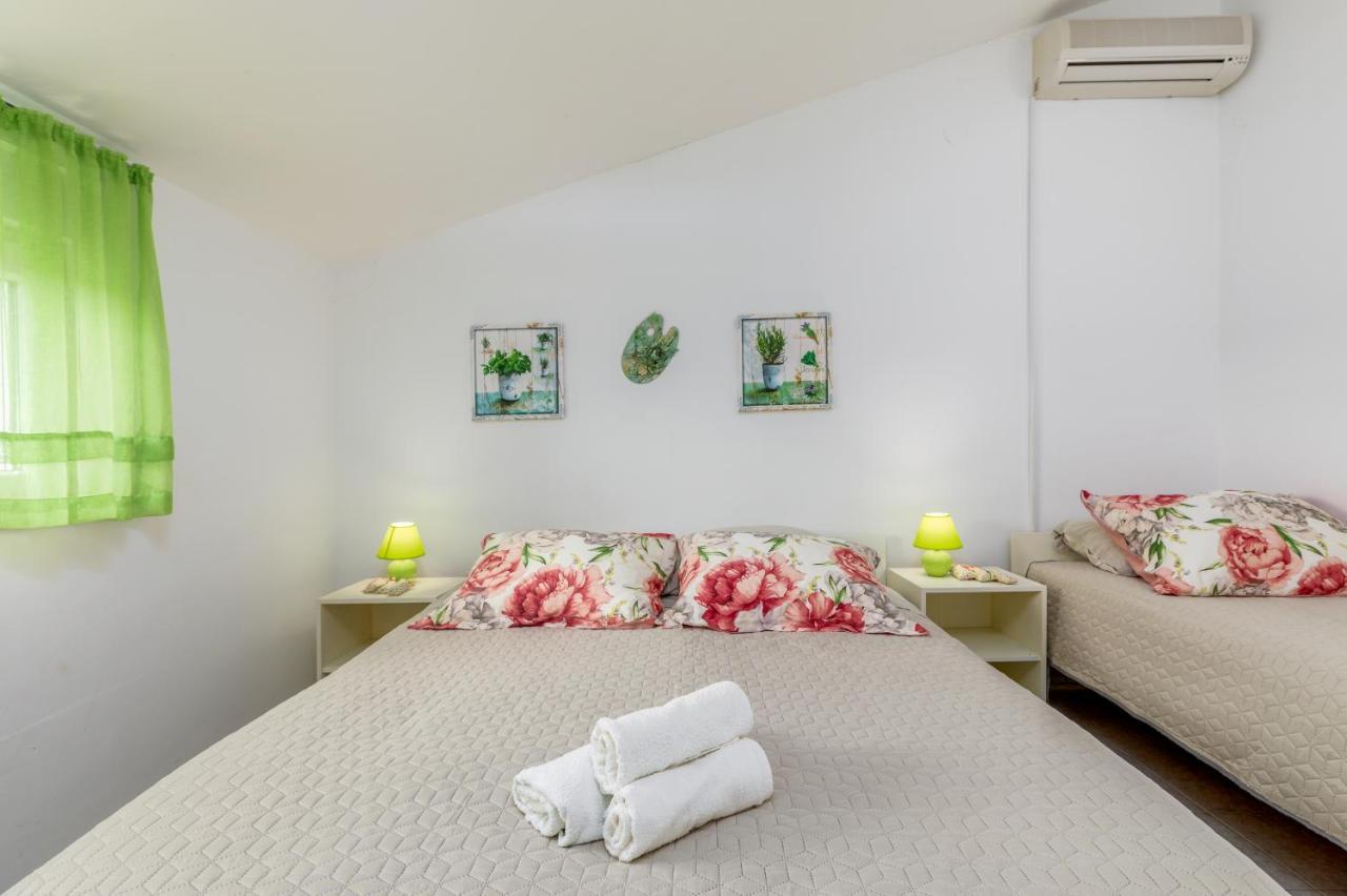 Nature & Sea Holiday Home With Pool Pula Bagian luar foto