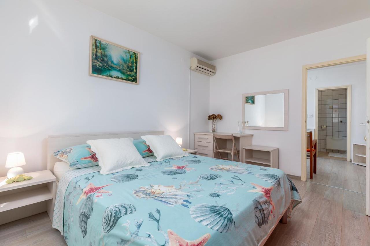 Nature & Sea Holiday Home With Pool Pula Bagian luar foto