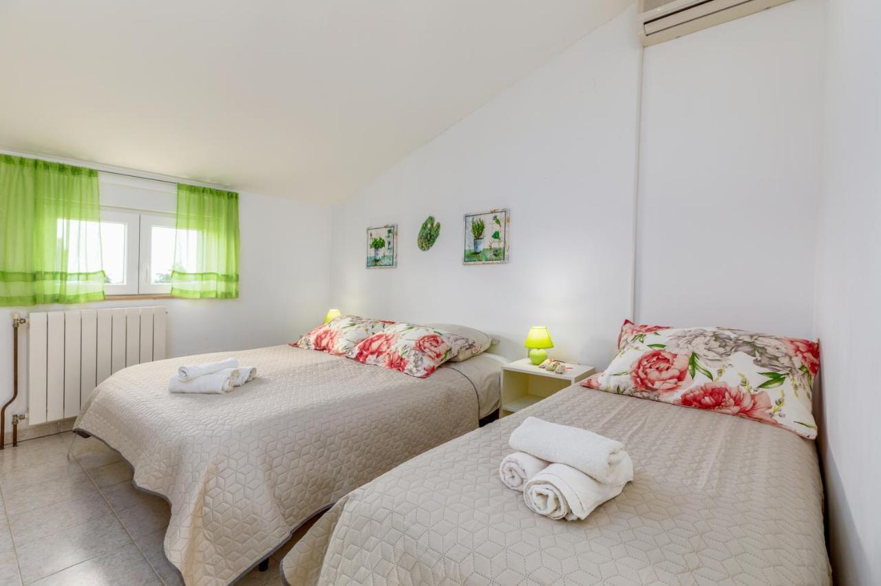 Nature & Sea Holiday Home With Pool Pula Bagian luar foto